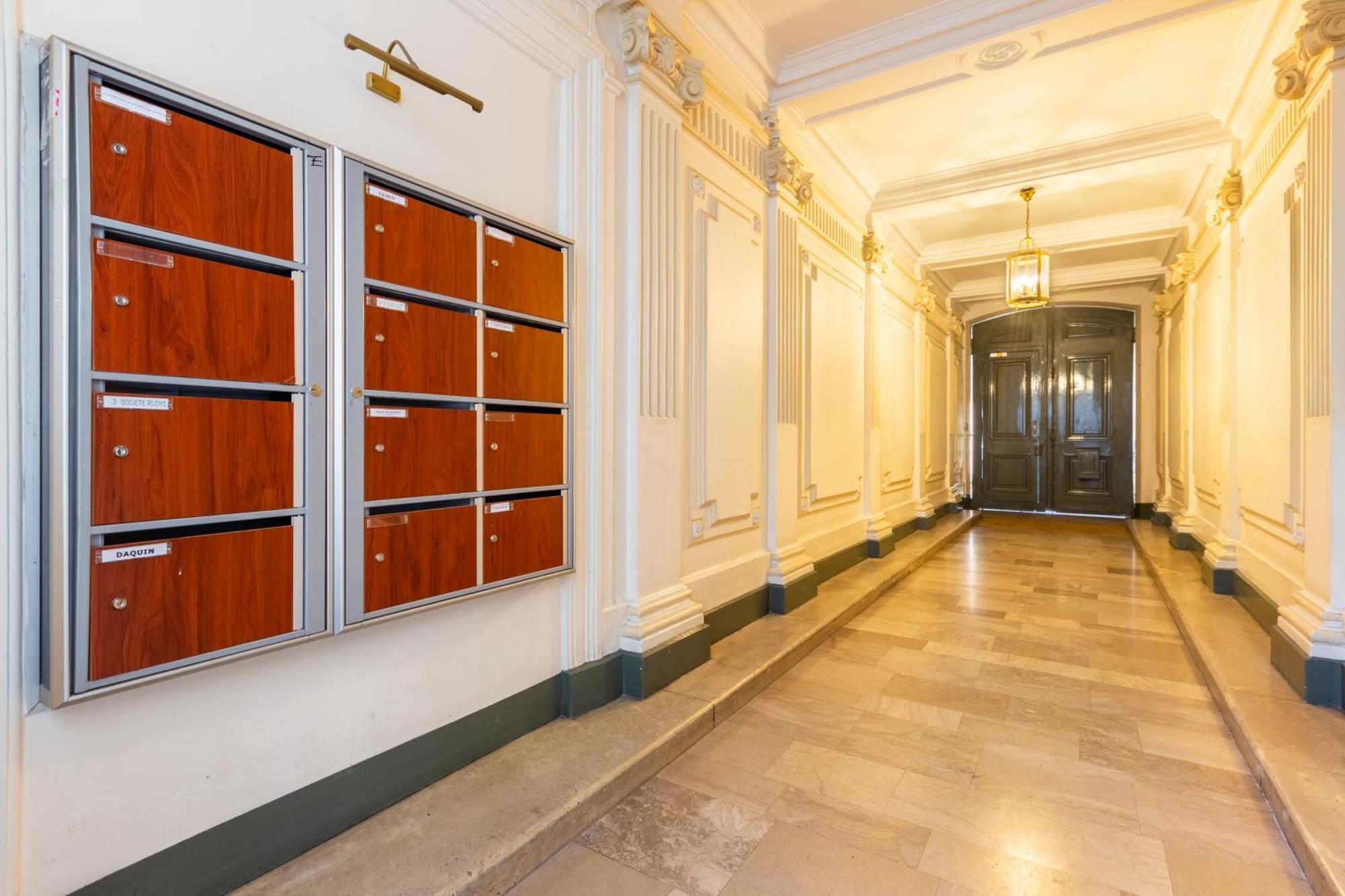 Saint Sulpice Apartment Paris